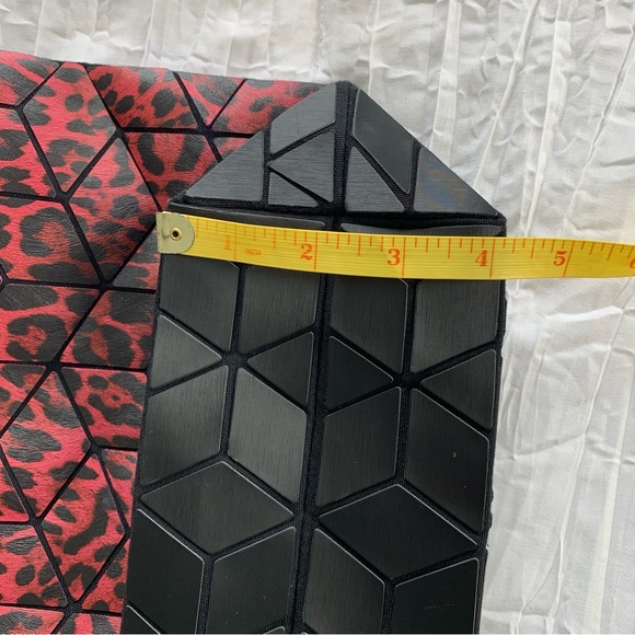 PATRIZIA LUCA Tote Bag Two-Tone Cheetah Red Matte Black Slanted Square Geometric - Picture 16 of 16